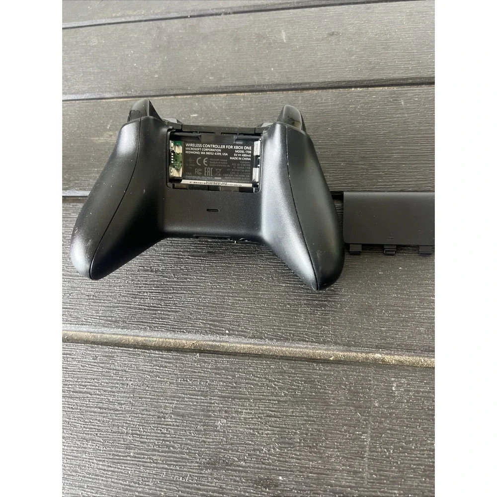 Microsoft Xbox One Wireless Controller Model 1708 Black Tested Working